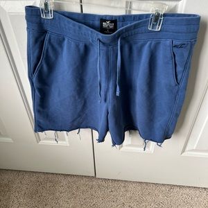 Hollister shorts like new.